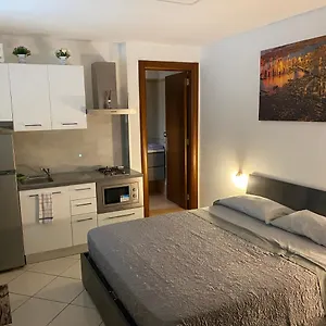 room-mazzini.lecce-hotels.com/